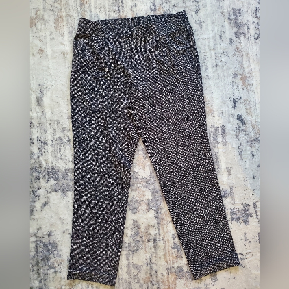 Katherine Barclay Black and white slightly stretchy ankle trousers size medium